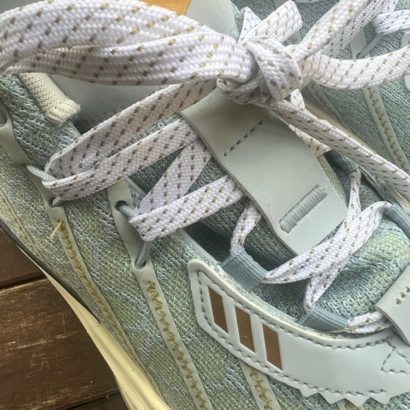 Size 10 adidas Dame 7 Christmas Pack is a special edition sneaker - Picture 6 of 13